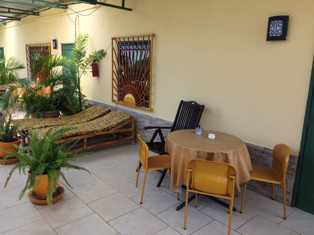 Busy Bee Apartments Kololi Extérieur photo