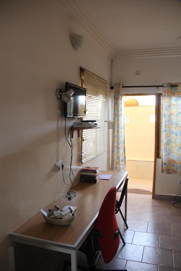 Busy Bee Apartments Kololi Extérieur photo